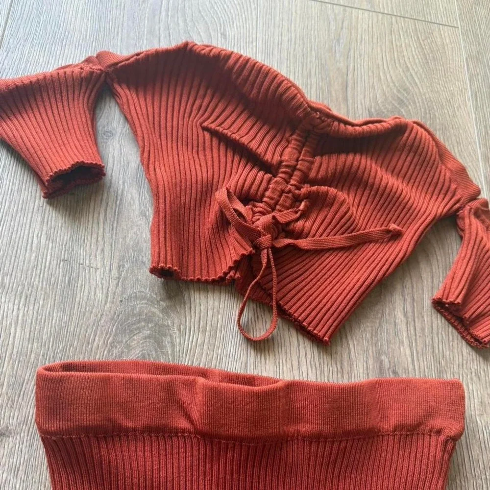 Hera Collection Rust Ribbed Knit Two Piece Set Crop Top & Midi Skirt M - Picture 3 of 6